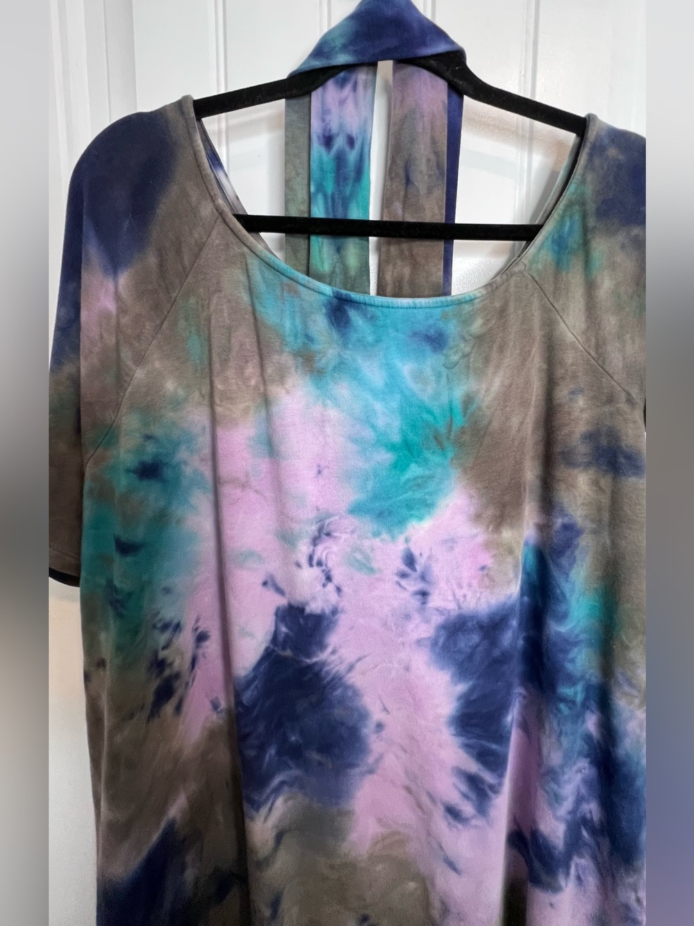 Torrid Tie-Dye Scoop Neck Midi Dress in Teal, Purple, and Gray. Size 1. - Picture 10 of 16